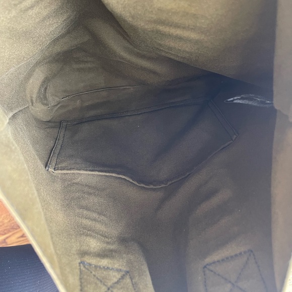 💥VINTAGE HERMES FOURRE TOUT BAG | TOTE BAG COLORS BLACK & ARMY GREEN🧶 - Picture 5 of 10